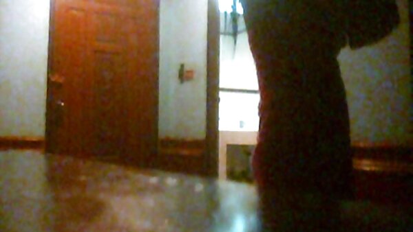 குண்டான தொப்பை கொண்ட குஞ்சு ஜேமி டைலர் ஒரு மென்மையான மிஷனரி ஃபக் அனுபவிக்கிறது
